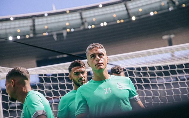 棋牌游戏-圣埃蒂安首发失球，球员体能下降，需加强训练(足球大力射门脚法训练)